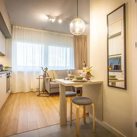 Navigare شقة غدينيا