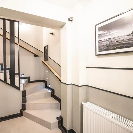 Navigare شقة غدينيا